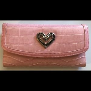 Pink wallet w/heart